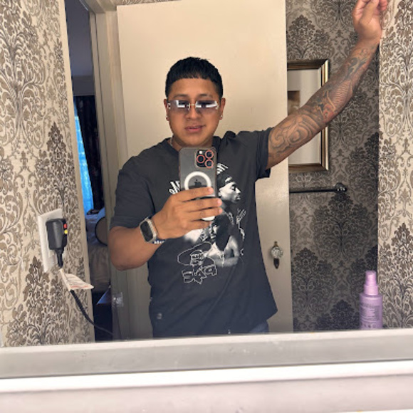 Meet your Posher, Luis angelo - Picture 1 of 1